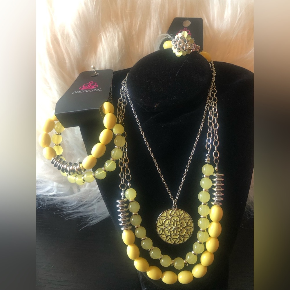 4 Piece Set - image 1